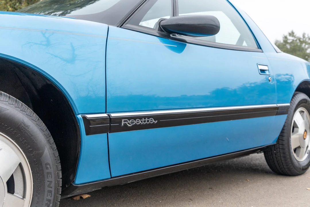 1990 Buick Reatta - Image 14 of 31