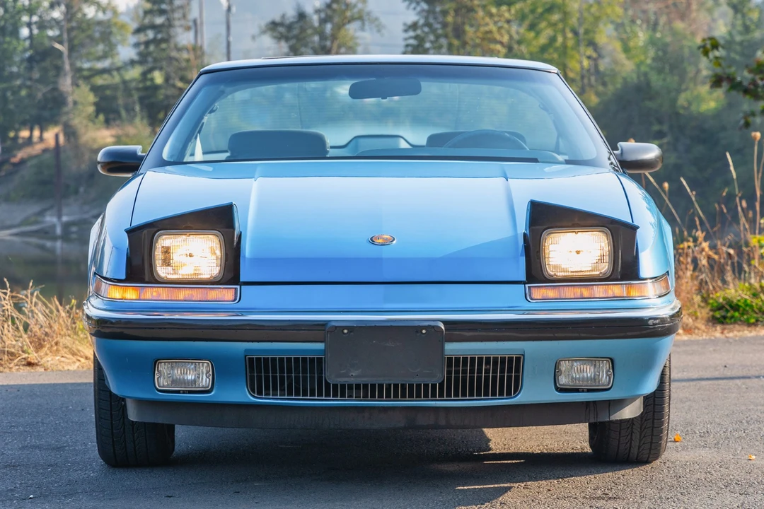 1990 Buick Reatta - Image 11 of 31