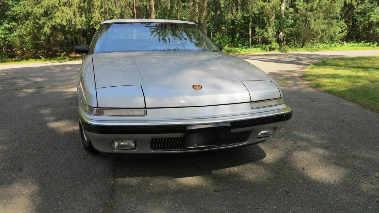 1990 Buick Reatta - Image 24 of 31
