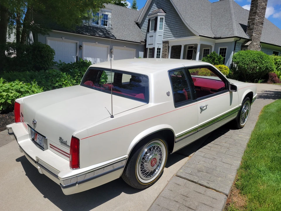 1990 Cadillac Eldorado 11th Gen - Image 26 of 31