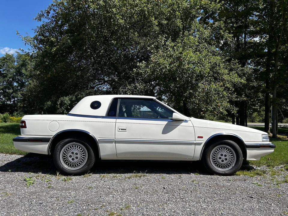 1990 Chrysler TC by Maserati - Image 20 of 31