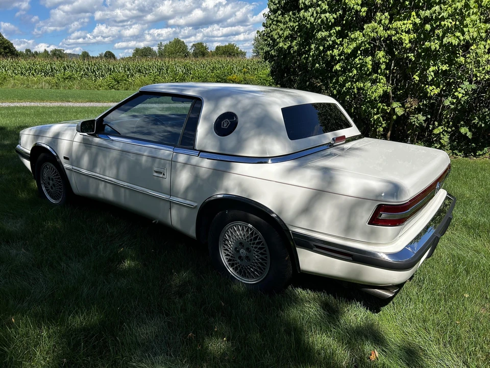 1990 Chrysler TC by Maserati - Image 24 of 31