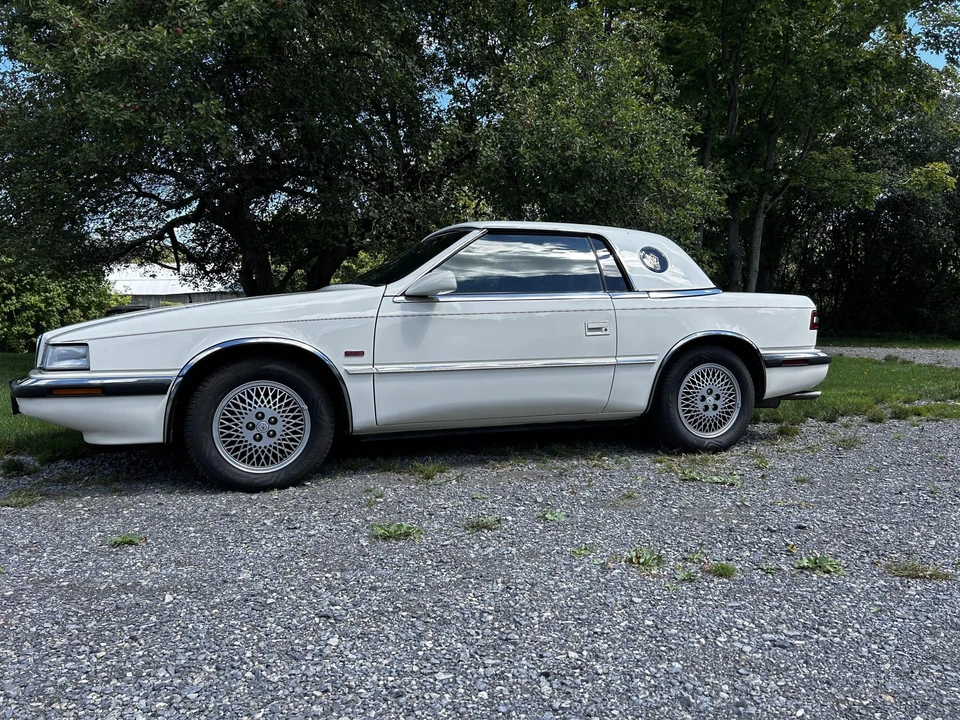 1990 Chrysler TC by Maserati - Image 27 of 31