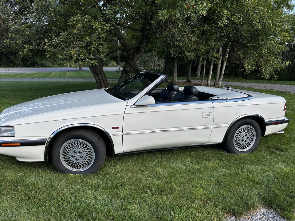 1990 Chrysler TC by Maserati - Image 6 of 31