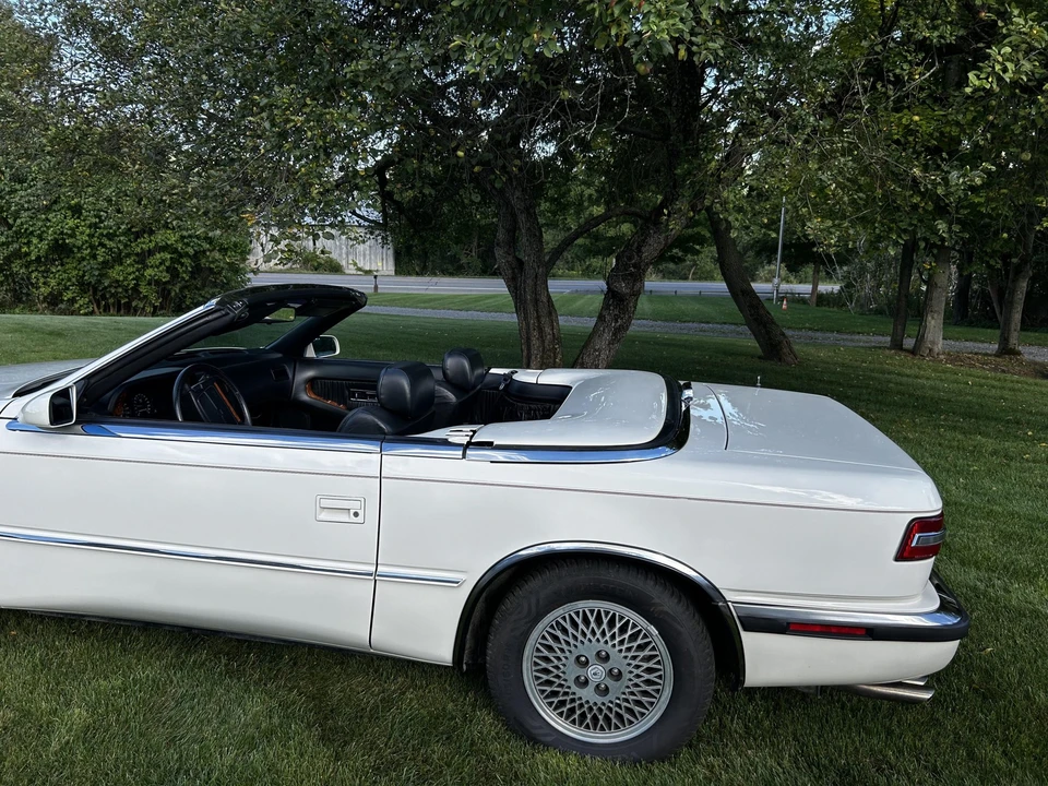 1990 Chrysler TC by Maserati - Image 28 of 31