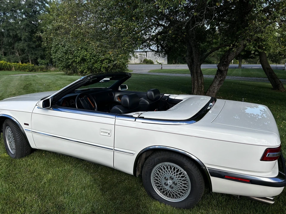 1990 Chrysler TC by Maserati - Image 29 of 31
