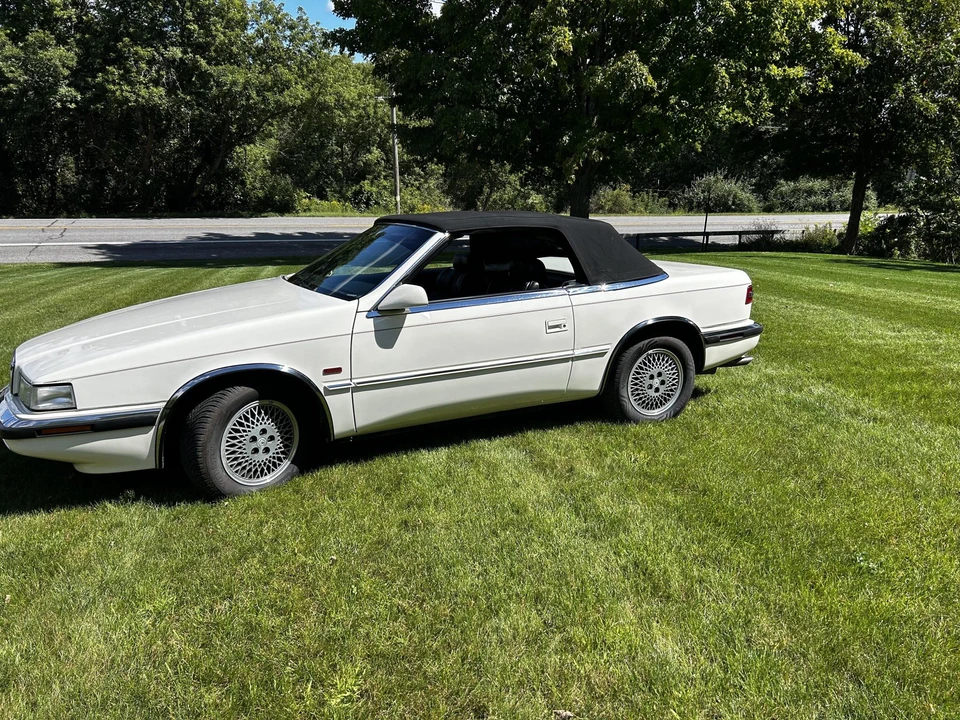 1990 Chrysler TC by Maserati - Image 7 of 31