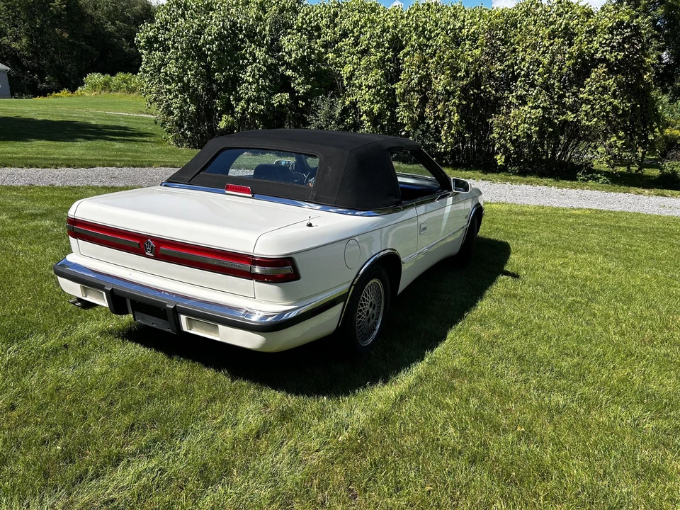 1990 Chrysler TC by Maserati - Image 11 of 31