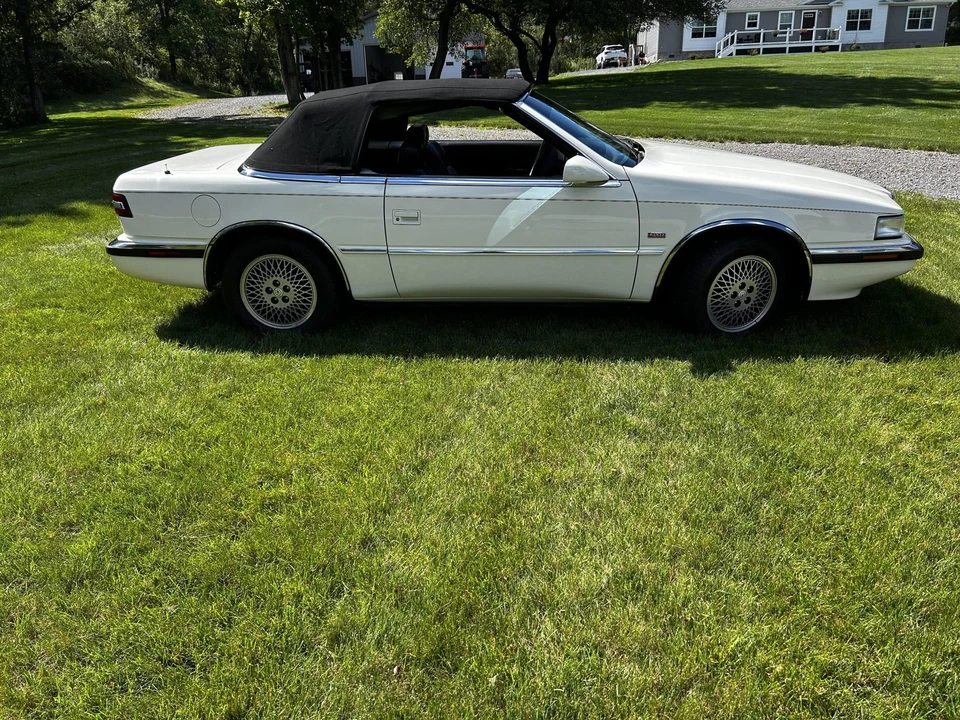1990 Chrysler TC by Maserati - Image 10 of 31