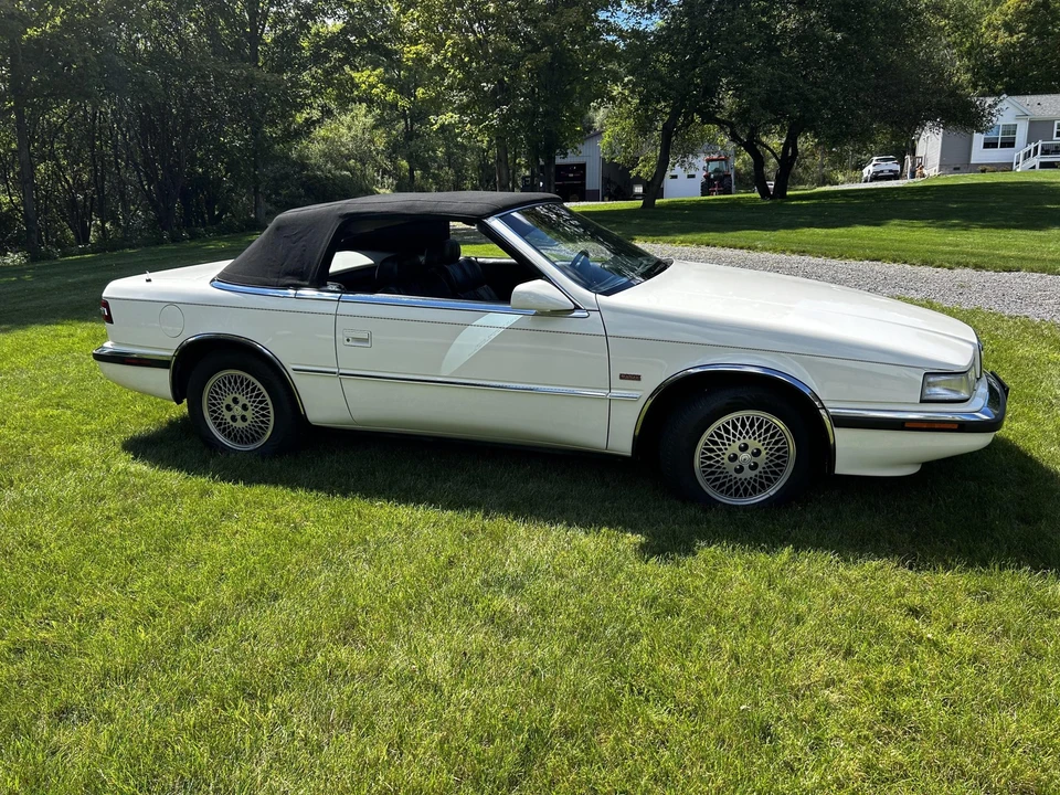 1990 Chrysler TC by Maserati - Image 9 of 31