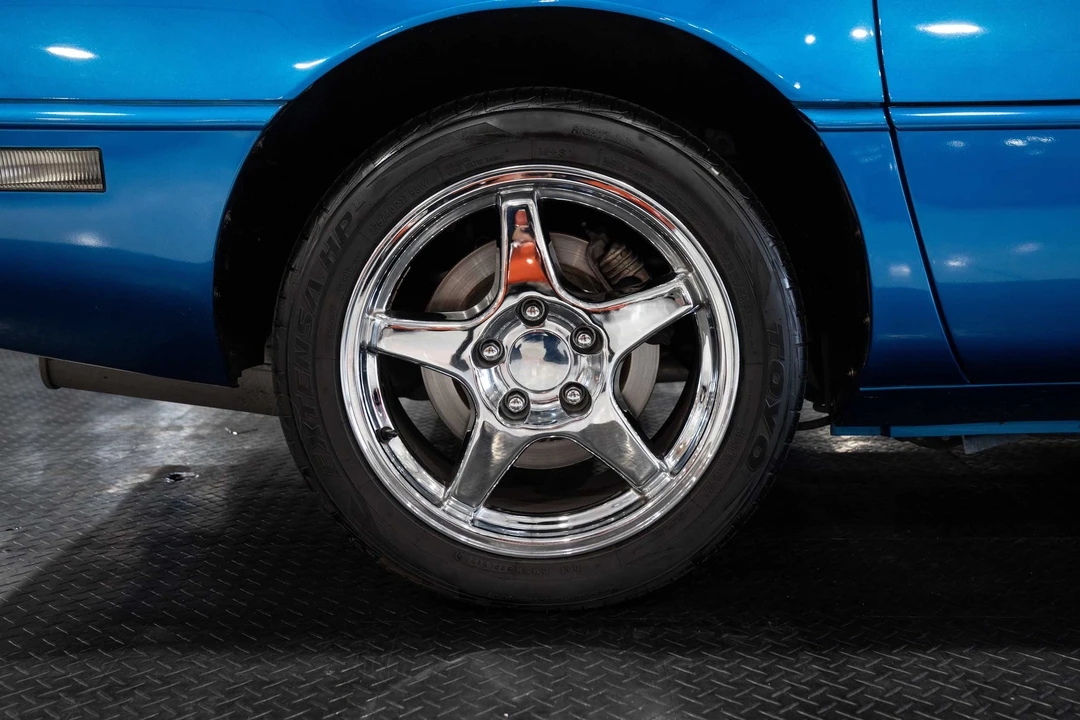 1991 Chevrolet Corvette C4 - Image 16 of 31