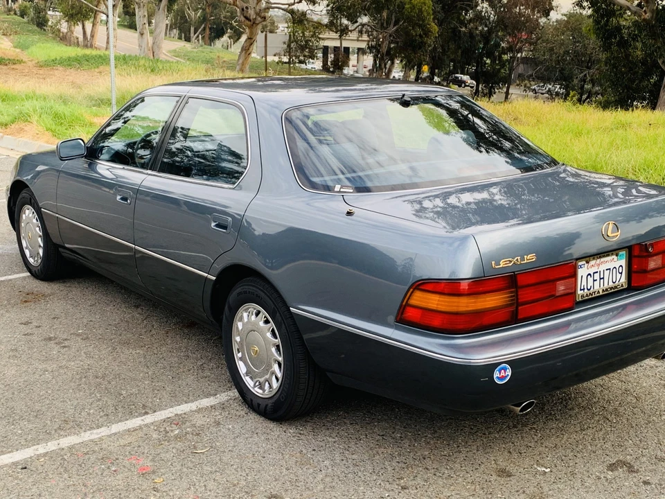 1991 Lexus LS 1st Gen - Image 18 of 31