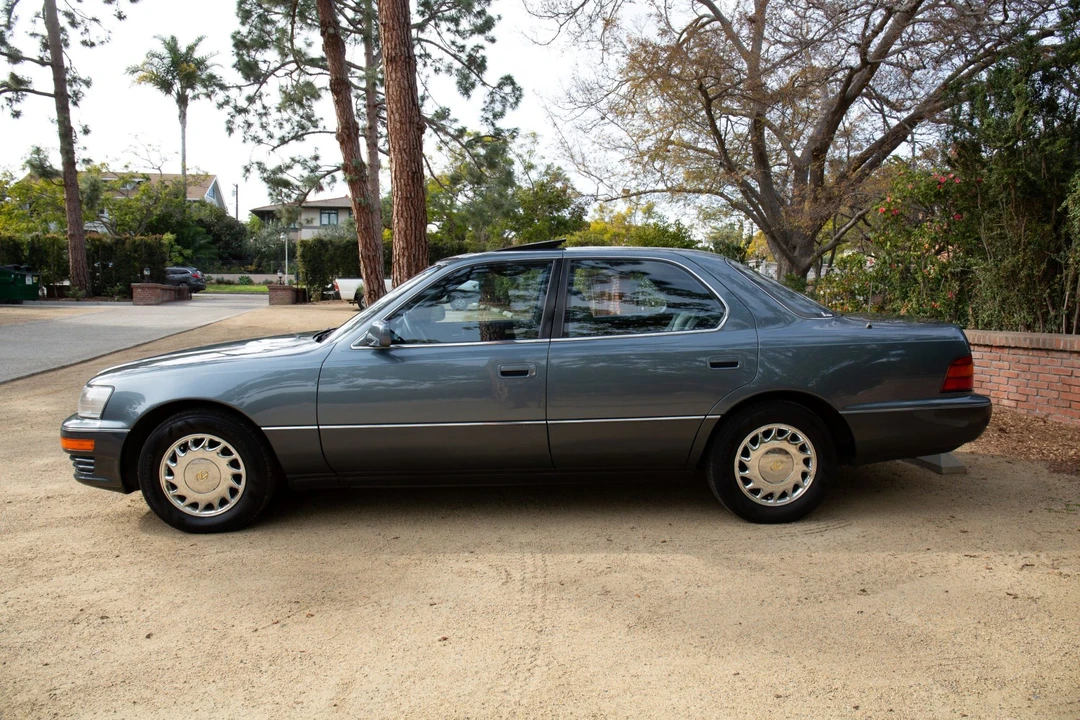 1991 Lexus LS 1st Gen - Image 13 of 31