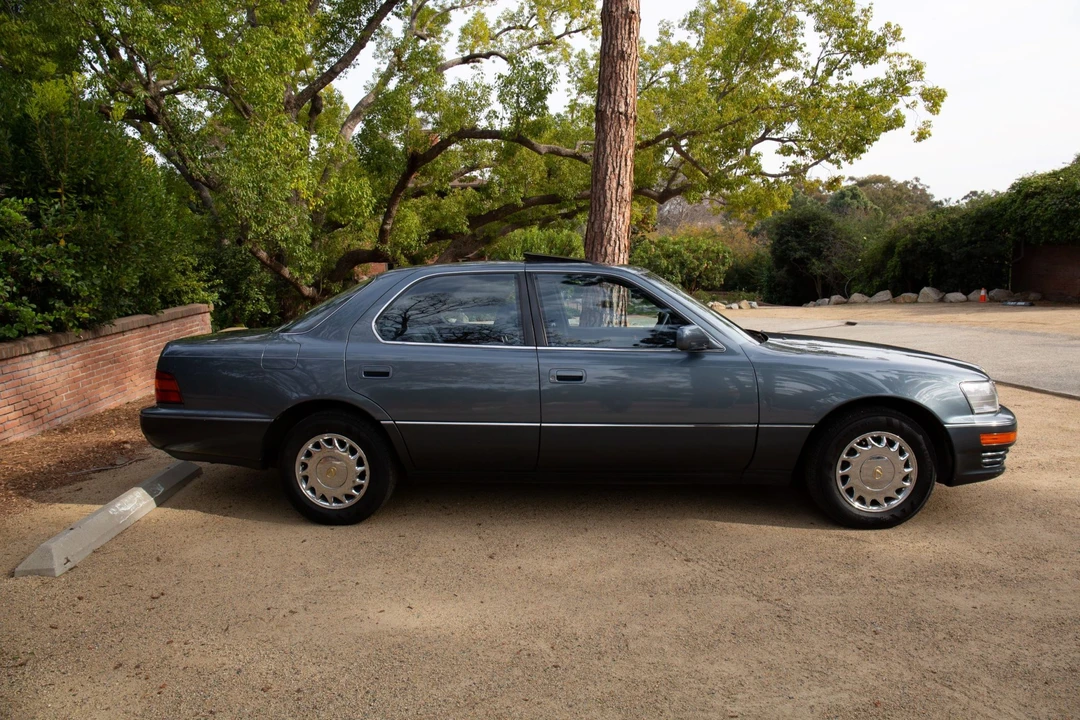 1991 Lexus LS 1st Gen - Image 21 of 31