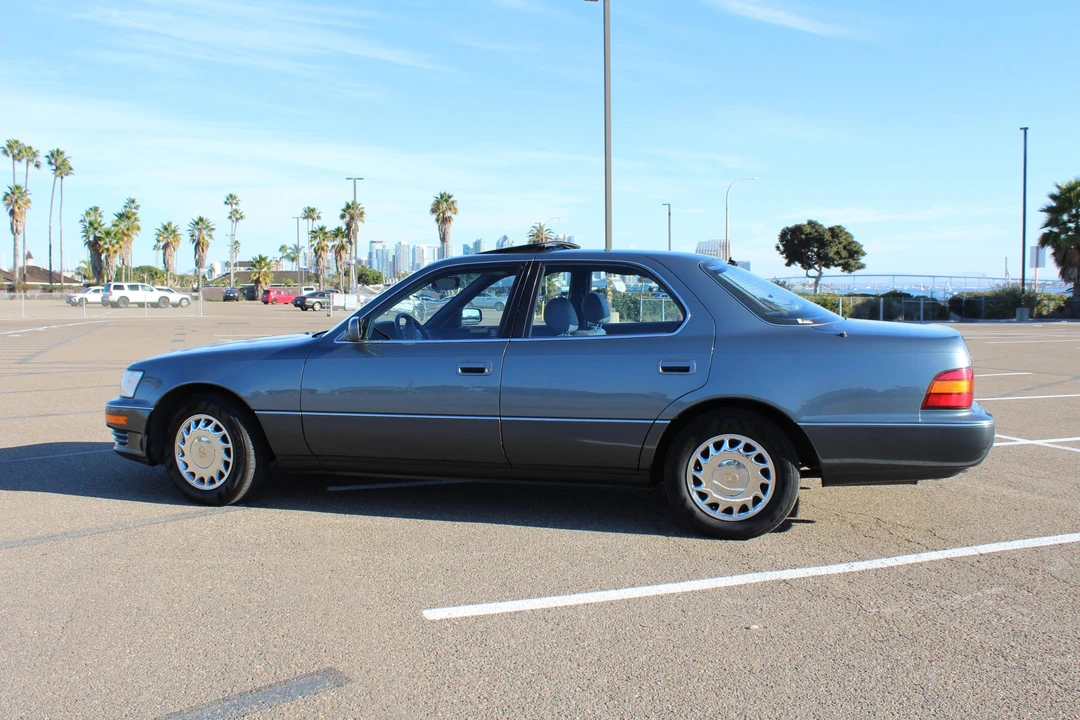 1991 Lexus LS 1st Gen - Image 14 of 31