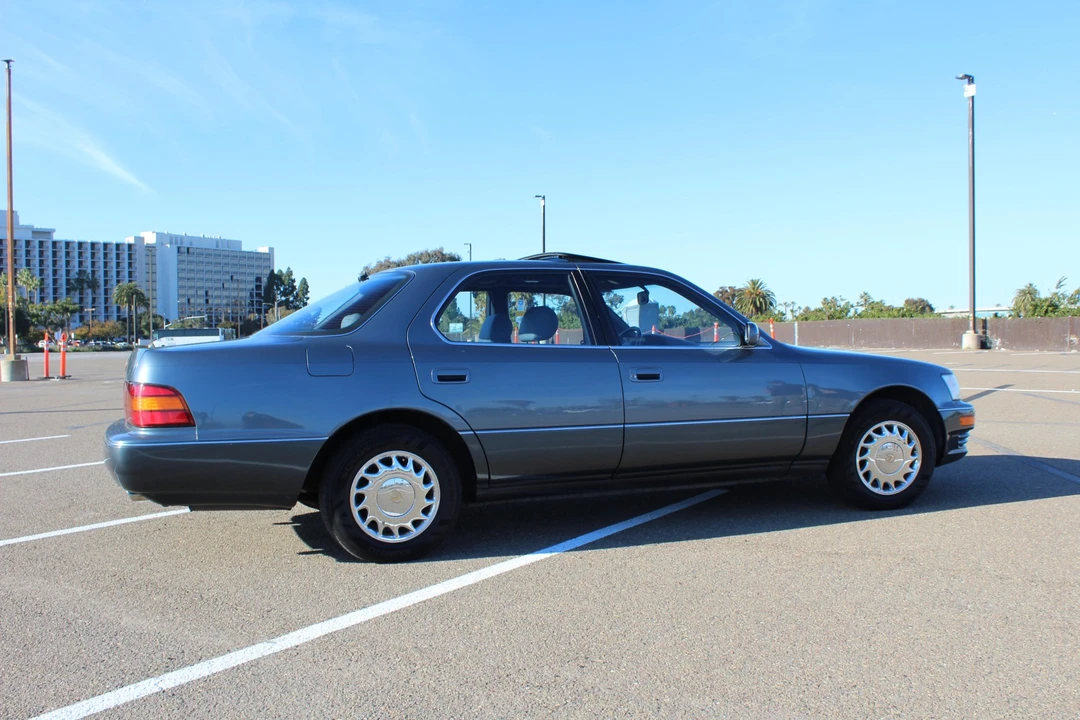 1991 Lexus LS 1st Gen - Image 20 of 31