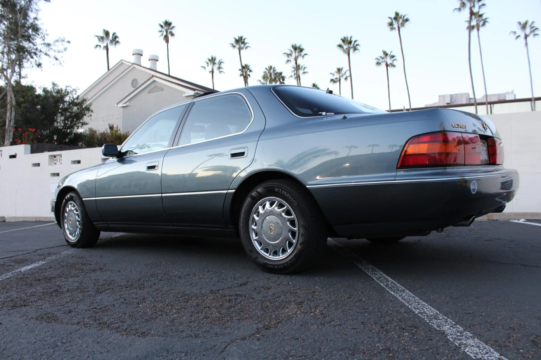 1991 Lexus LS 1st Gen - Image 17 of 31