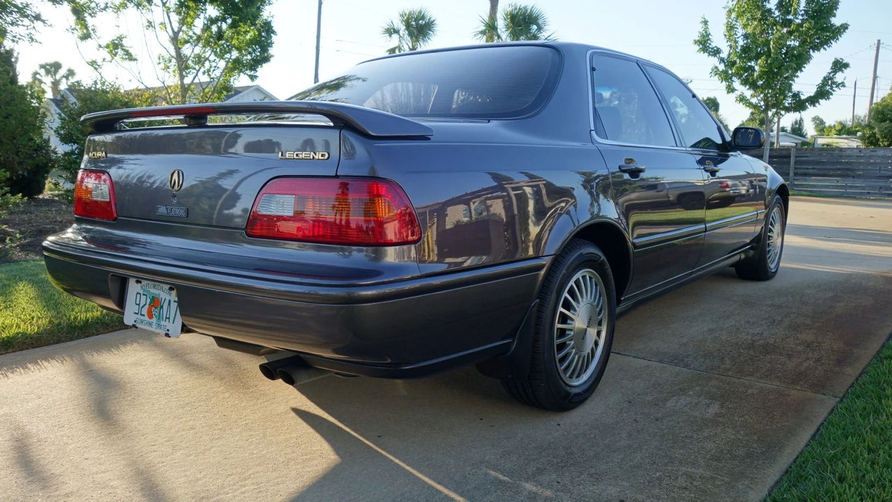 1992 Acura Legend 2nd Gen - Image 11 of 31