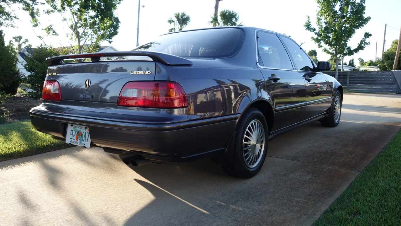 1992 Acura Legend 2nd Gen - Image 10 of 31