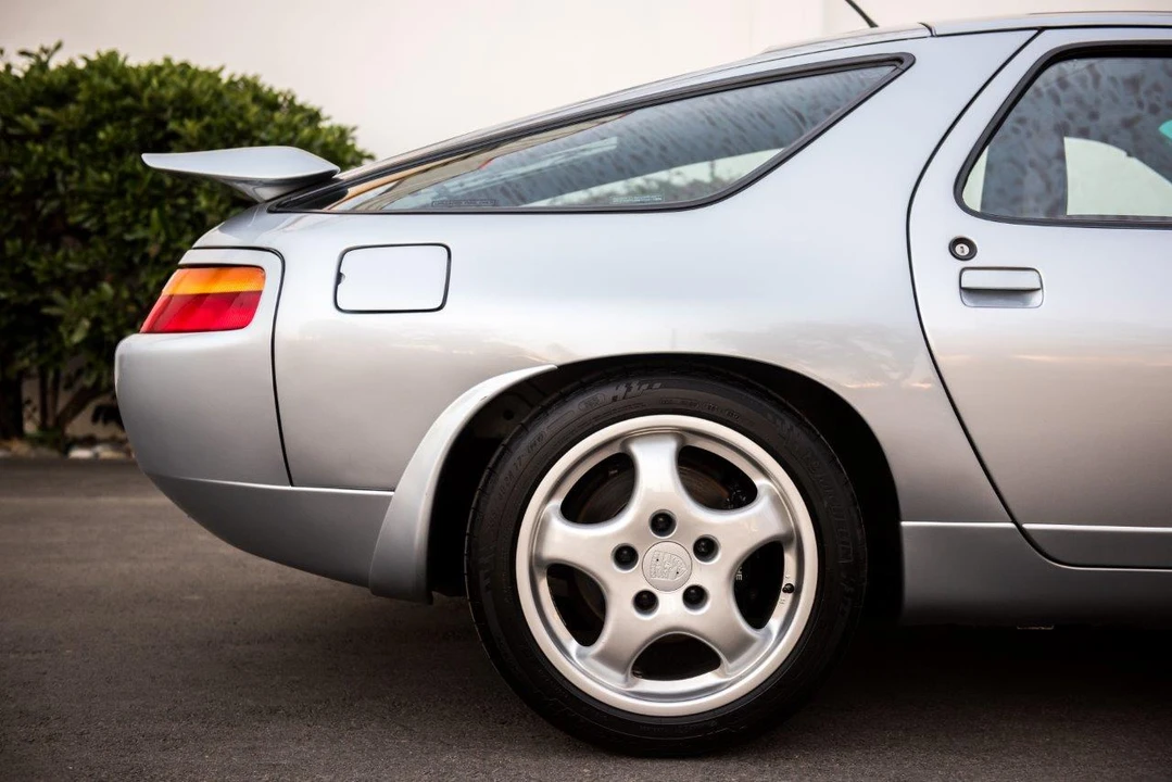 1992 Porsche 928 GTS - Image 12 of 31