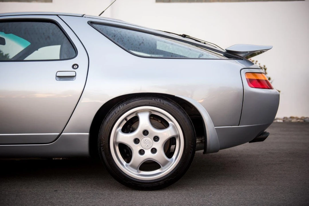 1992 Porsche 928 GTS - Image 11 of 31