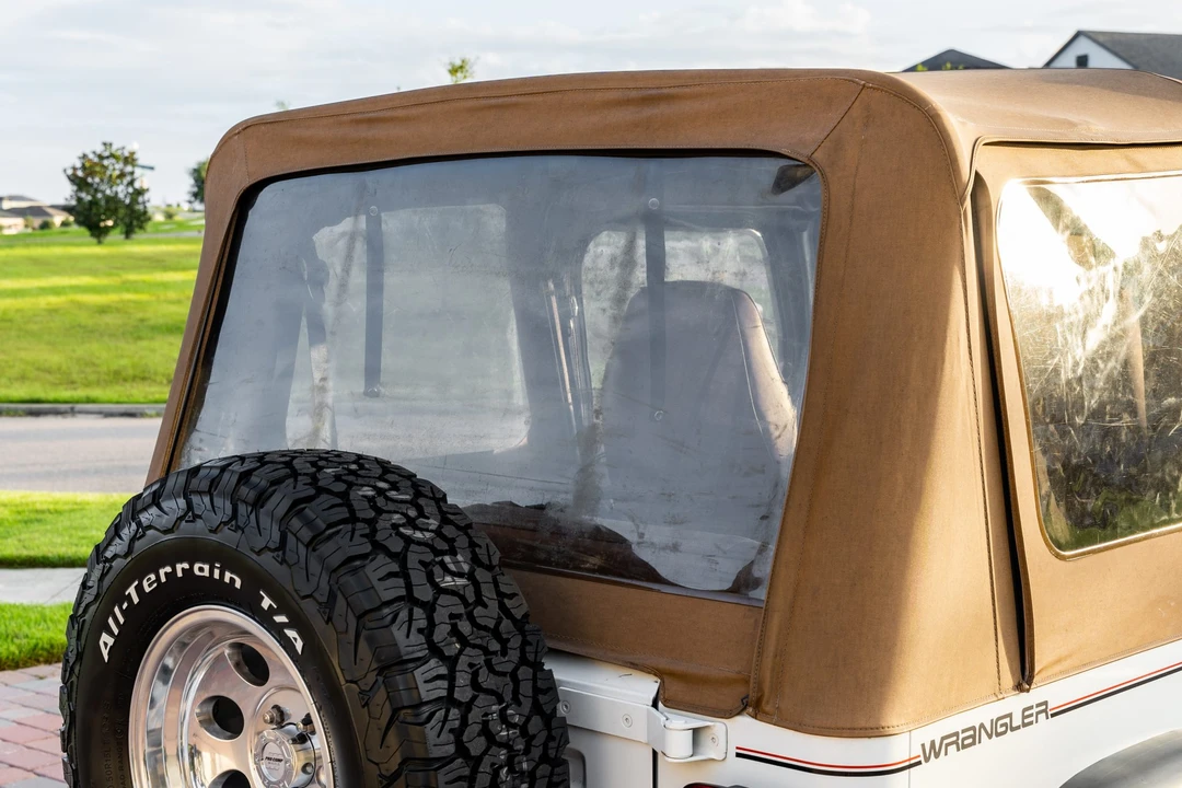 1993 Jeep YJ Wrangler - Image 25 of 31