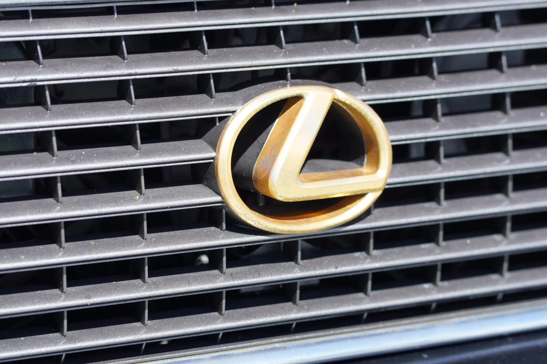 1993 Lexus LS 1st Gen - Image 13 of 31