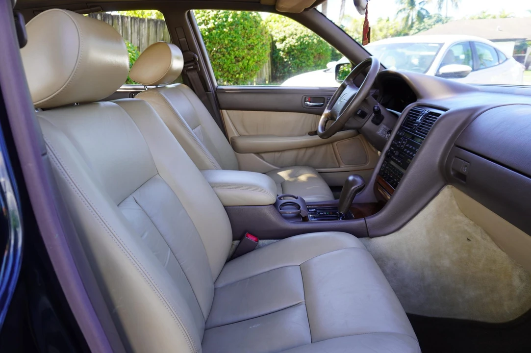 1993 Lexus LS 1st Gen - Image 19 of 31