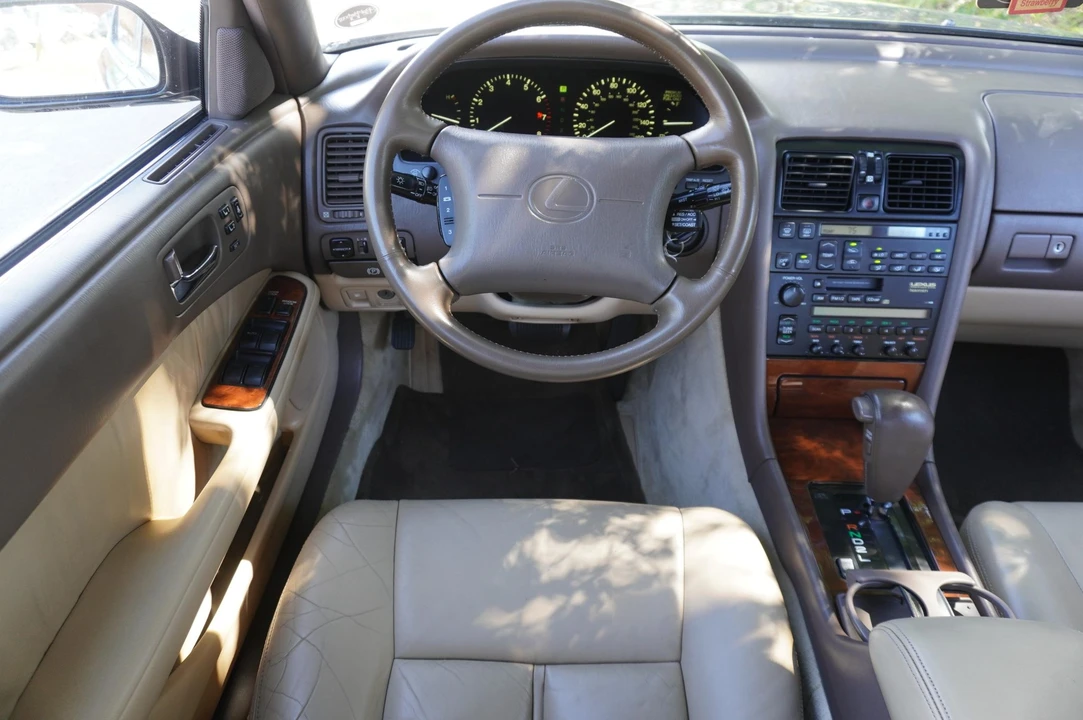 1993 Lexus LS 1st Gen - Image 21 of 31