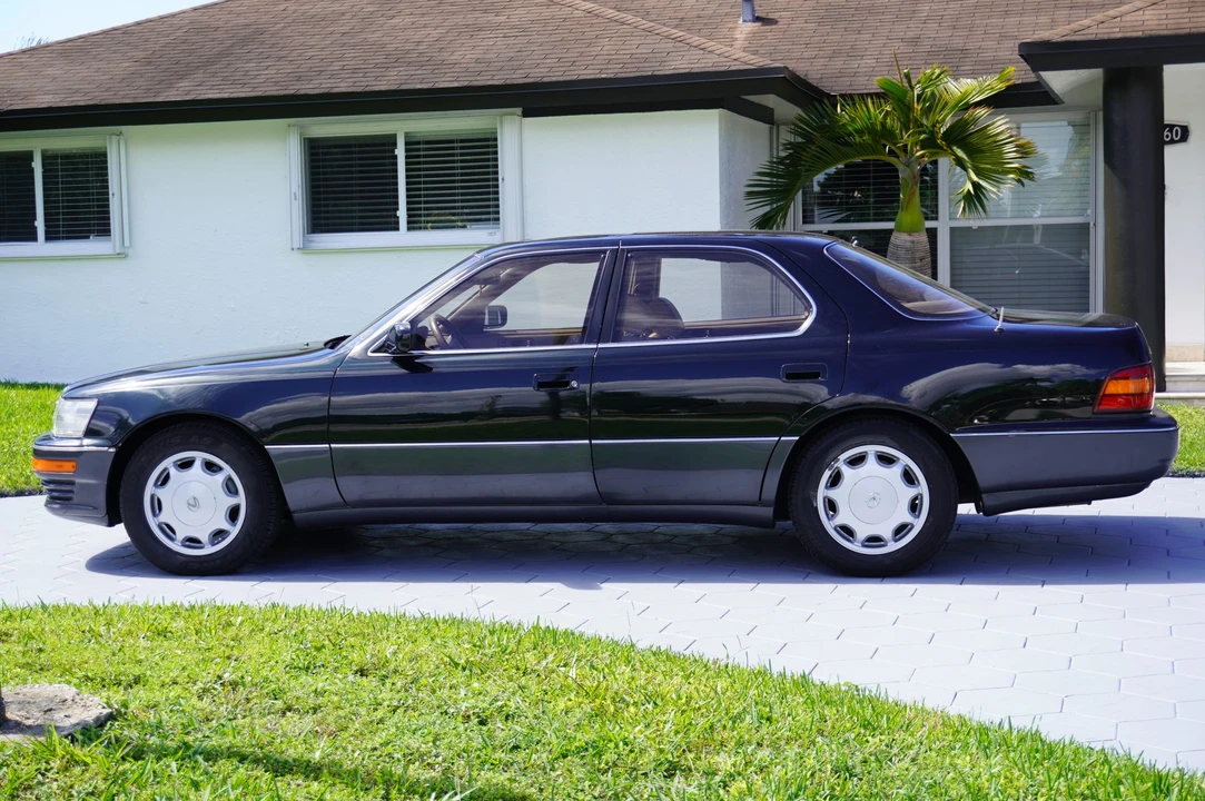 1993 Lexus LS 1st Gen - Image 3 of 31