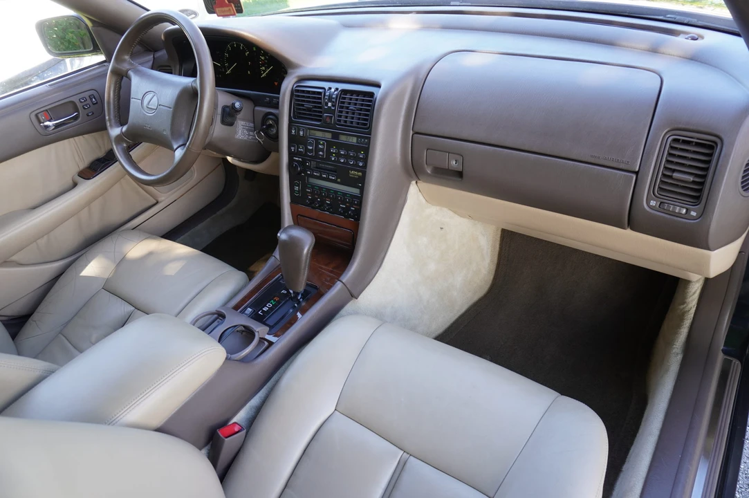 1993 Lexus LS 1st Gen - Image 23 of 31