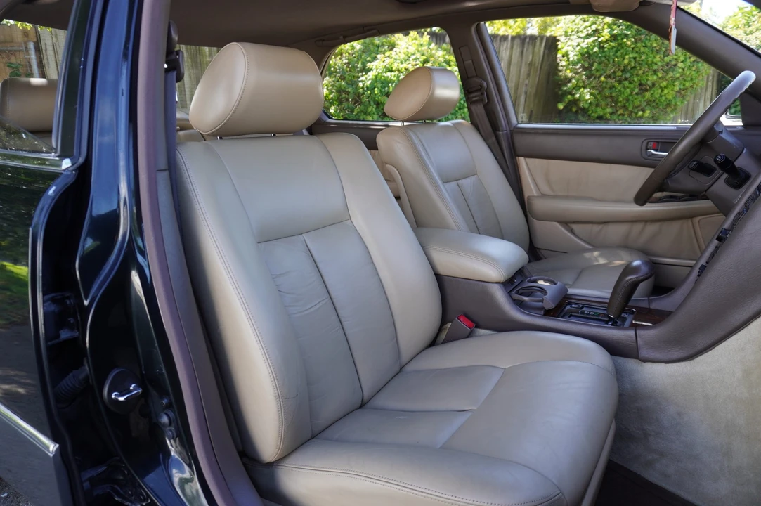 1993 Lexus LS 1st Gen - Image 18 of 31