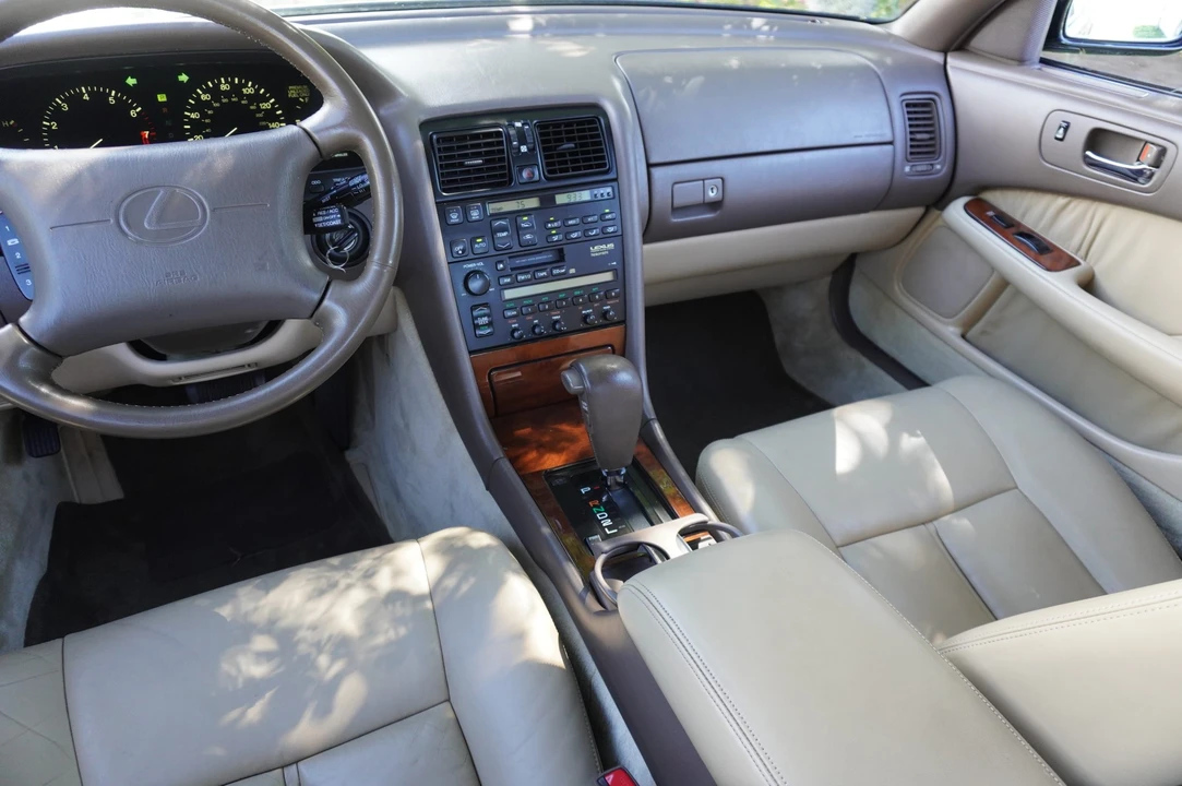 1993 Lexus LS 1st Gen - Image 22 of 31