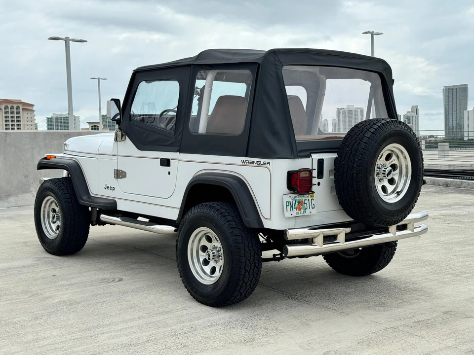 1994 Jeep YJ Wrangler - Image 9 of 31