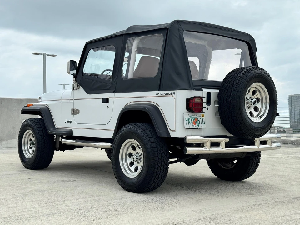 1994 Jeep YJ Wrangler - Image 8 of 31