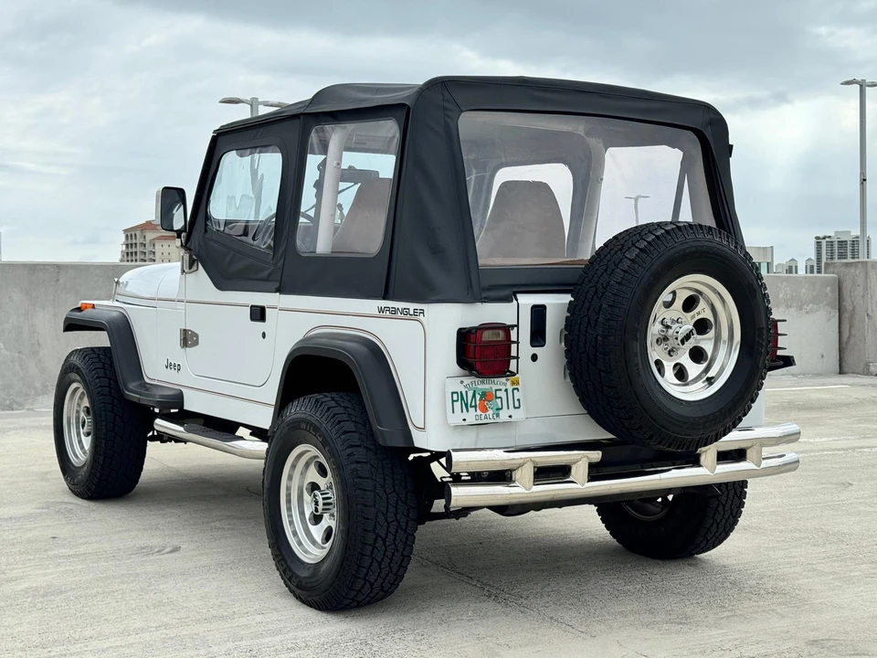 1994 Jeep YJ Wrangler - Image 10 of 31