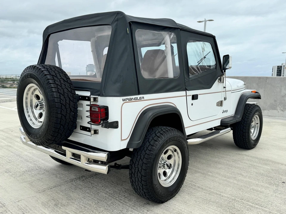 1994 Jeep YJ Wrangler - Image 14 of 31