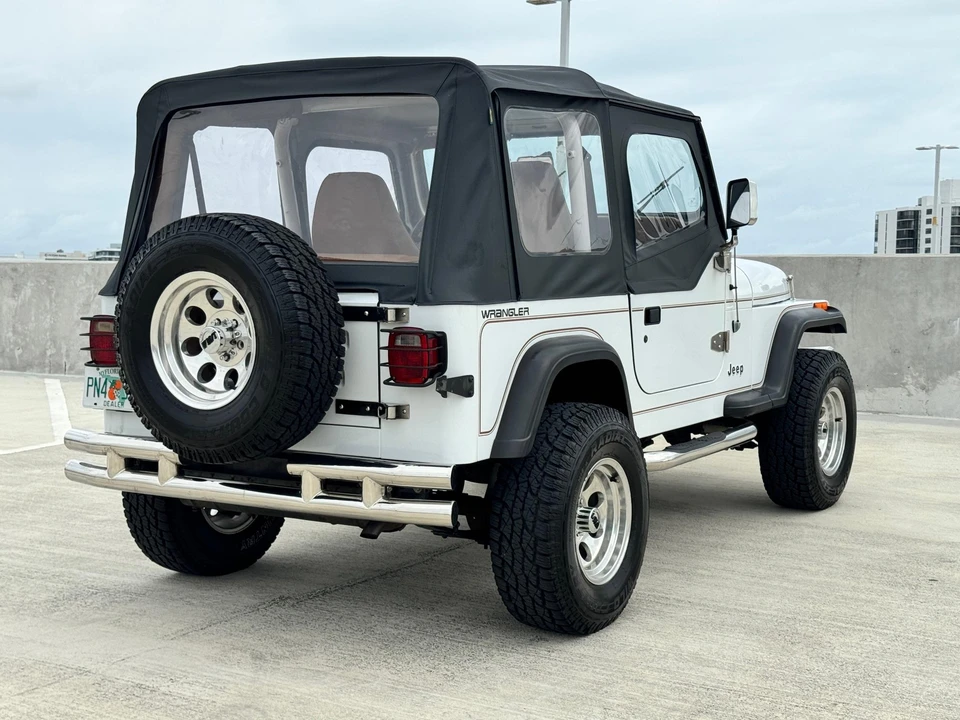1994 Jeep YJ Wrangler - Image 13 of 31