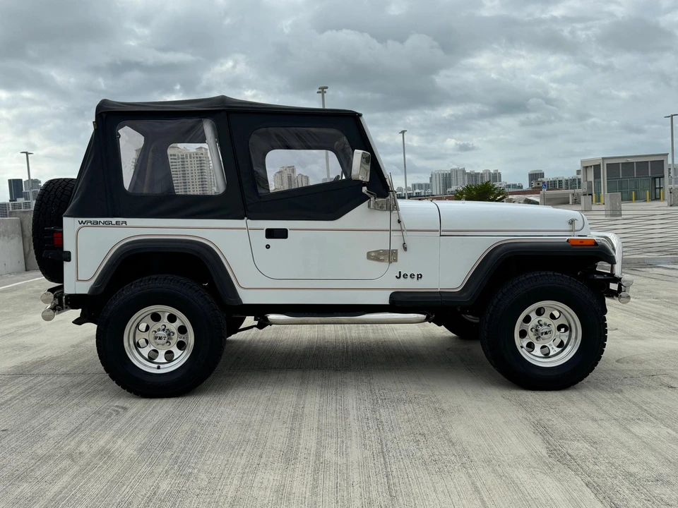 1994 Jeep YJ Wrangler - Image 17 of 31