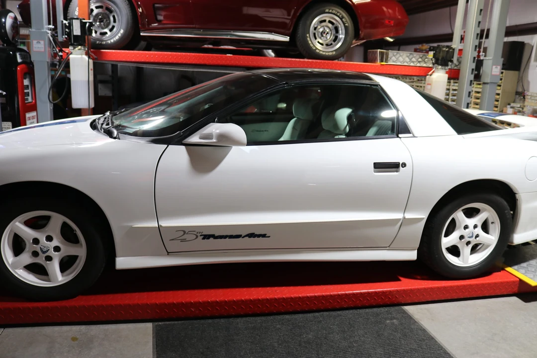 1994 Pontiac Firebird Trans Am 4th Gen - Image 15 of 31