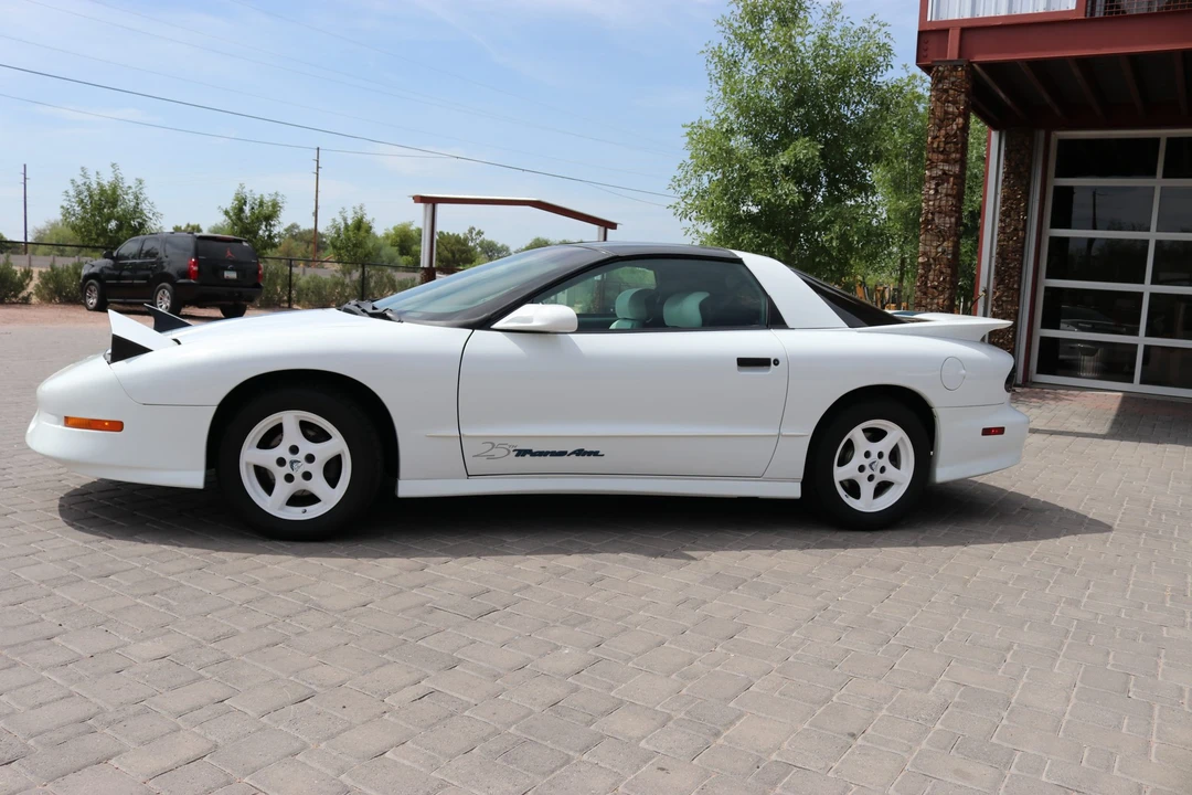 1994 Pontiac Firebird Trans Am 4th Gen - Image 10 of 31