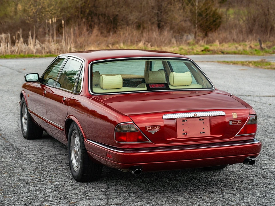 1995 Jaguar X300 XJ - Image 24 of 31
