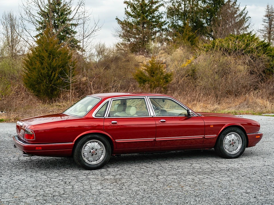 1995 Jaguar X300 XJ - Image 14 of 31