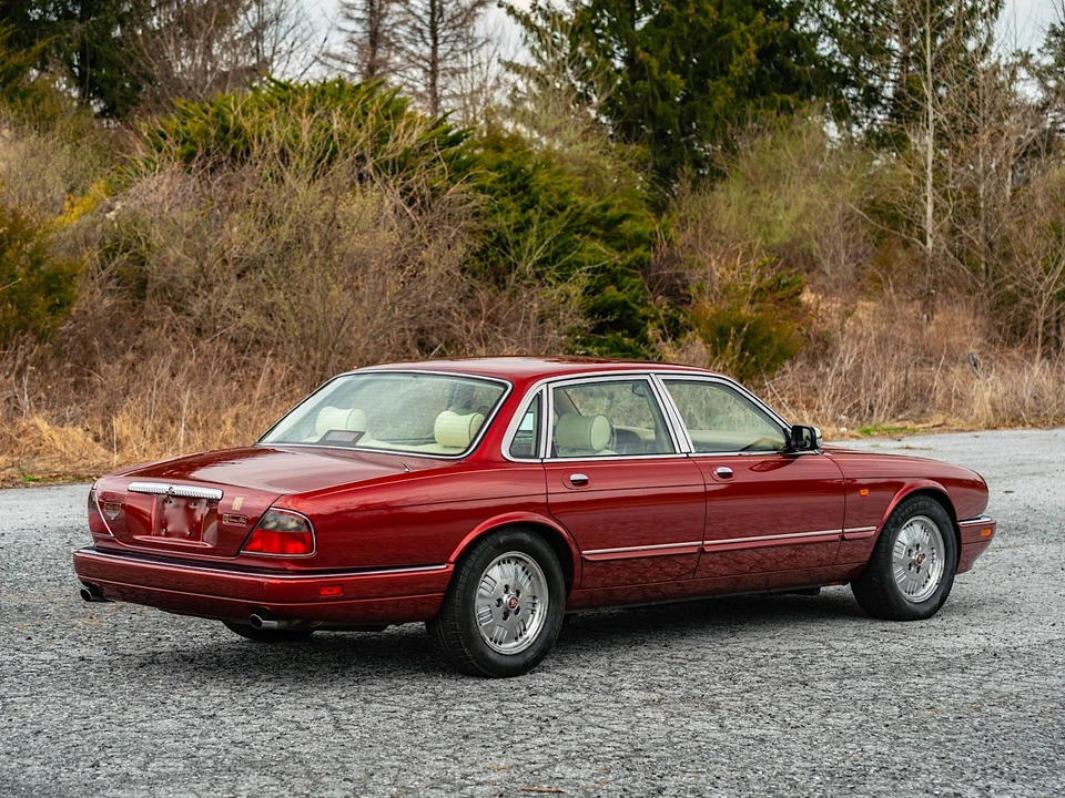 1995 Jaguar X300 XJ - Image 16 of 31