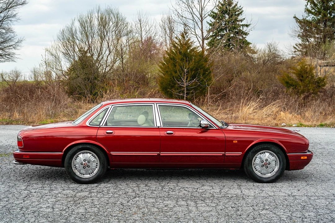 1995 Jaguar X300 XJ - Image 12 of 31