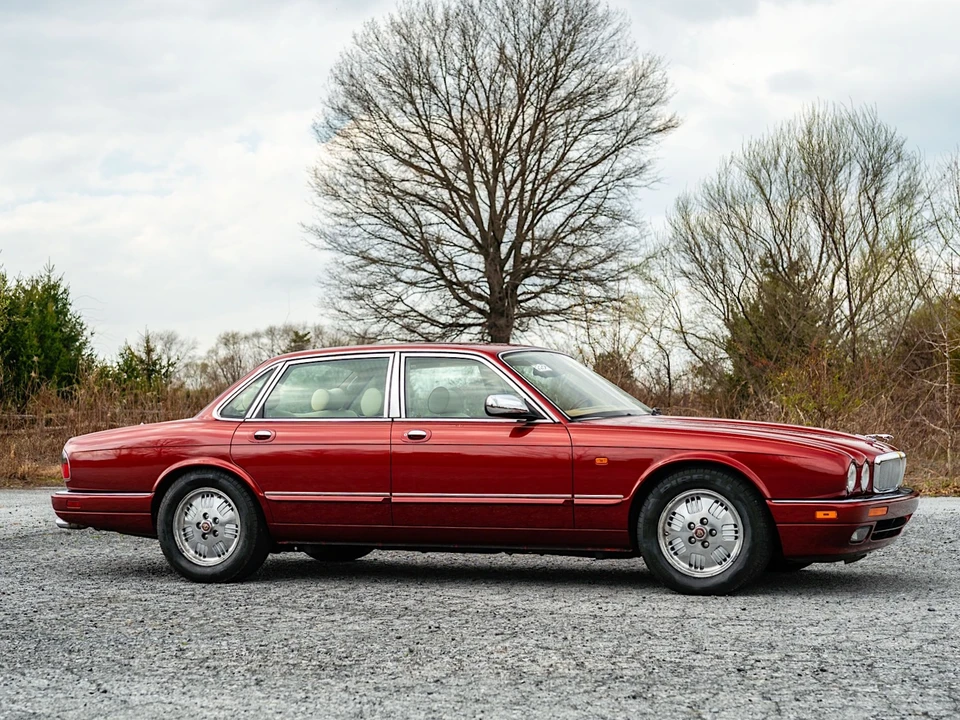 1995 Jaguar X300 XJ - Image 11 of 31