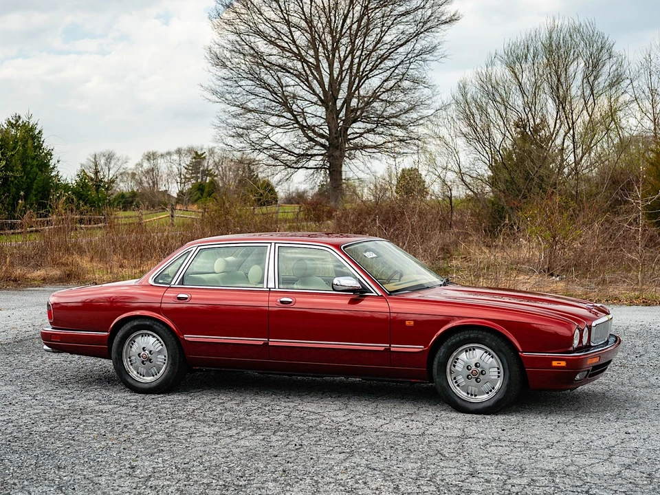 1995 Jaguar X300 XJ - Image 10 of 31