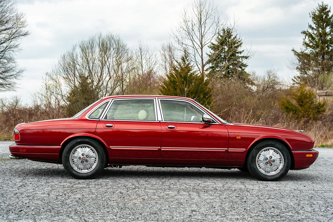 1995 Jaguar X300 XJ - Image 13 of 31
