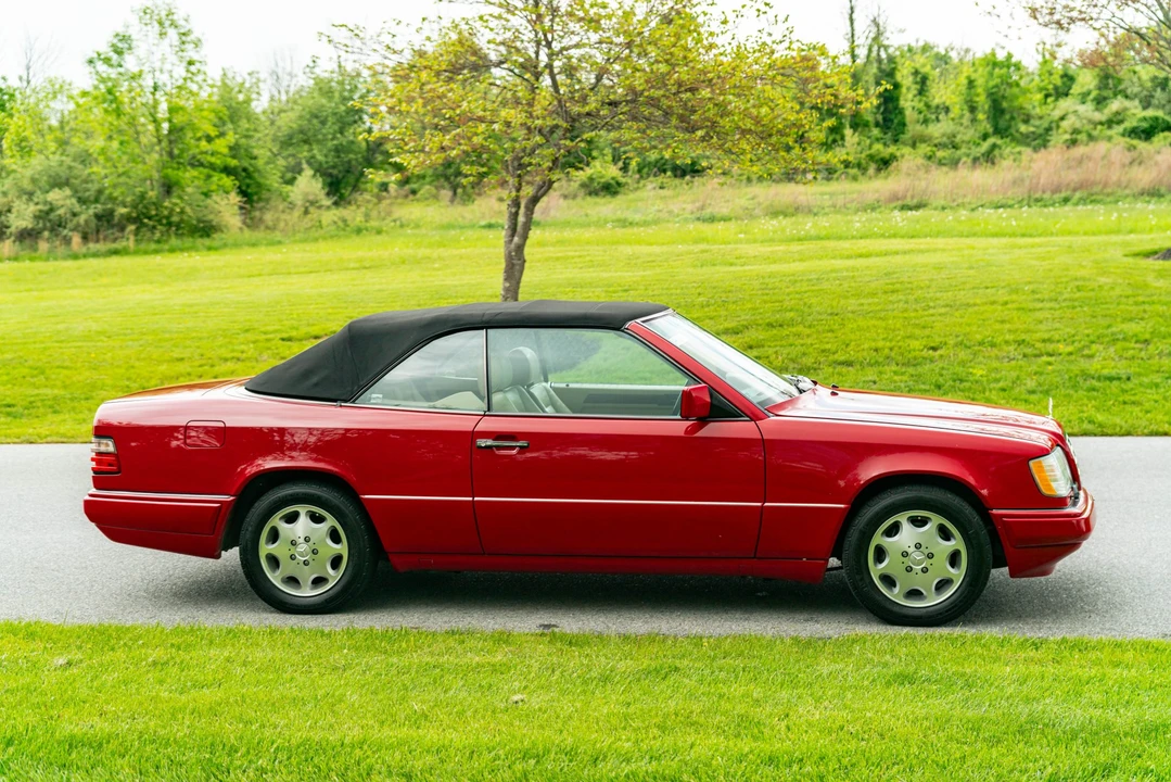 1995 Mercedes-Benz W124 E-Class - Image 13 of 31