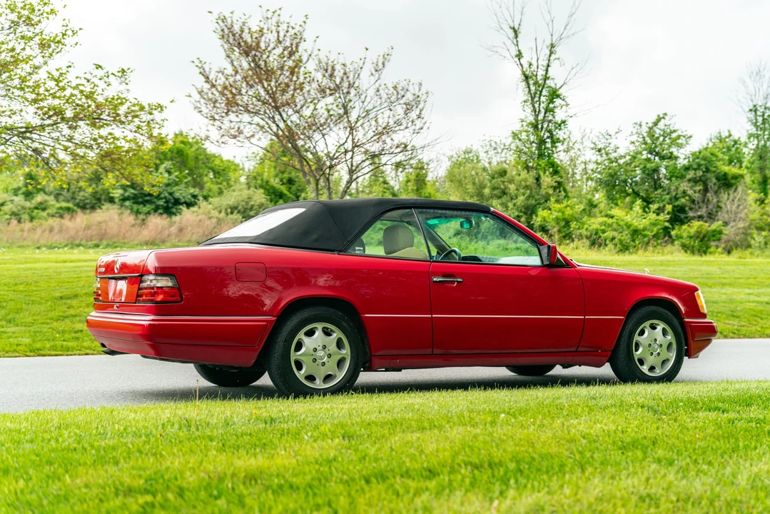 1995 Mercedes-Benz W124 E-Class - Image 18 of 31